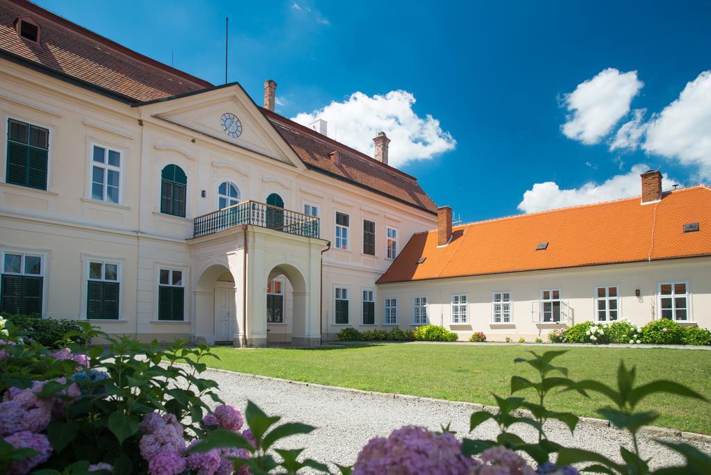 Zámek Dukovany Exterior foto
