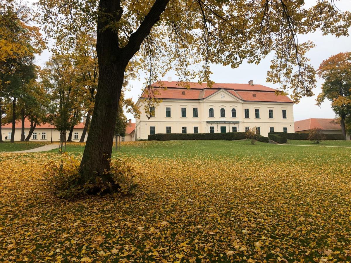 Zámek Dukovany Exterior foto